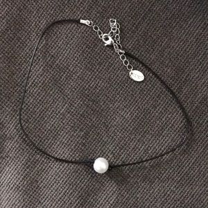 Fake pearl chocker